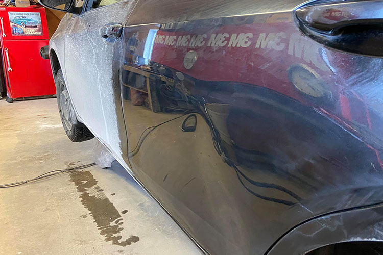 Réparation de carrosserie de camion dans un atelier professionnel à Beloeil