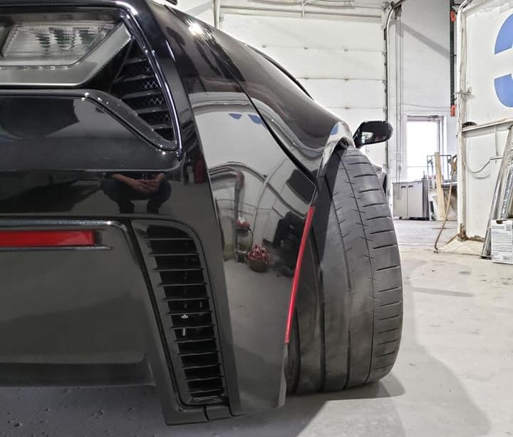 Nuancier de peinture utilisé par un carrossier en atelier à Mascouche